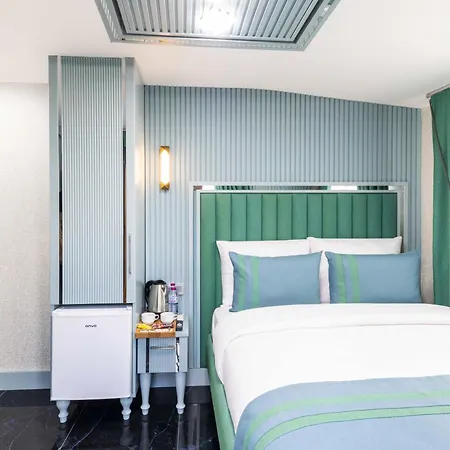 Hotel Santa Rio Gold Taxim 3*