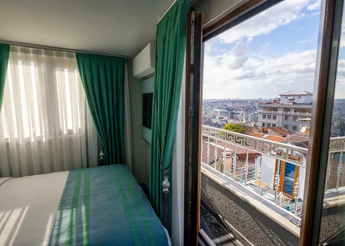 Santa Rio Gold Taxim Otel 3*